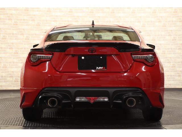 ８６ ＧＴ　６ＭＴ　ＴＲＤエアロ　カラードフィン　トランクスポイラー　モデリスタリアスパッツ　オプションｂｒｅｍｂｏ　１７インチ　ナビ　バックカメラ　ＥＴＣ（8枚目）
