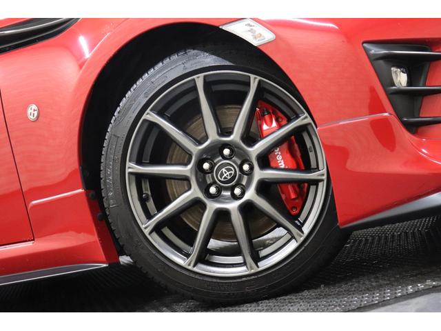 ８６ ＧＴ　６ＭＴ　ＴＲＤエアロ　カラードフィン　トランクスポイラー　モデリスタリアスパッツ　オプションｂｒｅｍｂｏ　１７インチ　ナビ　バックカメラ　ＥＴＣ（10枚目）