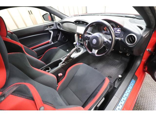 ８６ ＧＴ　６ＭＴ　ＴＲＤエアロ　カラードフィン　トランクスポイラー　モデリスタリアスパッツ　オプションｂｒｅｍｂｏ　１７インチ　ナビ　バックカメラ　ＥＴＣ（19枚目）