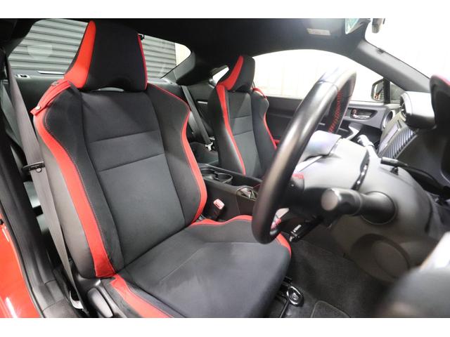 ８６ ＧＴ　６ＭＴ　ＴＲＤエアロ　カラードフィン　トランクスポイラー　モデリスタリアスパッツ　オプションｂｒｅｍｂｏ　１７インチ　ナビ　バックカメラ　ＥＴＣ（20枚目）