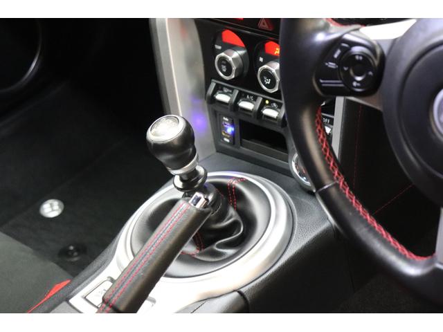 ８６ ＧＴ　６ＭＴ　ＴＲＤエアロ　カラードフィン　トランクスポイラー　モデリスタリアスパッツ　オプションｂｒｅｍｂｏ　１７インチ　ナビ　バックカメラ　ＥＴＣ（25枚目）