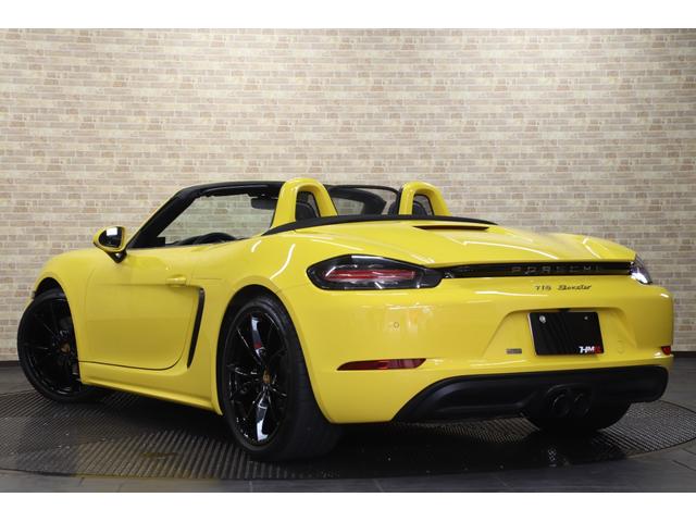 ７１８ボクスター ７１８ボクスター　７速ＰＤＫ　左ハンドル　純正オプション２０インチカレラＳハイグロスブラックアルミ　スポーツクロノＰＫＧ　ダイナミックライトシステム　スポーツエキゾースト（9枚目）