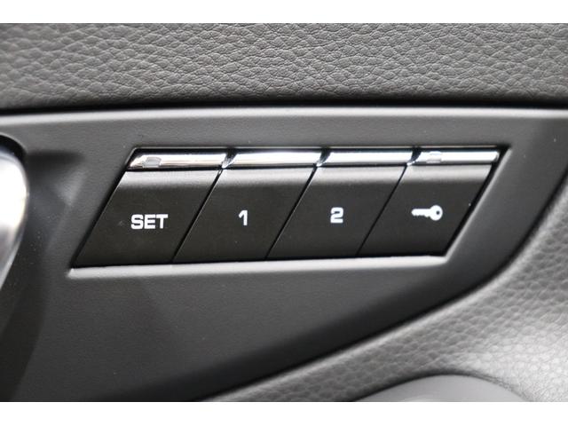 ７１８ボクスター ７１８ボクスター　７速ＰＤＫ　左ハンドル　純正オプション２０インチカレラＳハイグロスブラックアルミ　スポーツクロノＰＫＧ　ダイナミックライトシステム　スポーツエキゾースト（26枚目）