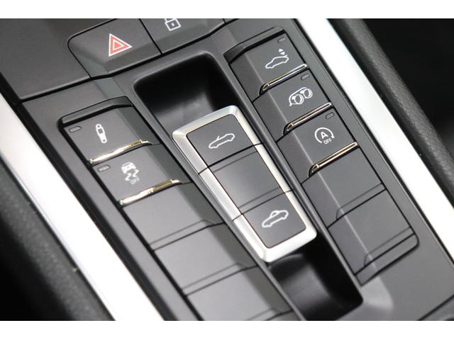 ７１８ボクスター ７１８ボクスター　７速ＰＤＫ　左ハンドル　純正オプション２０インチカレラＳハイグロスブラックアルミ　スポーツクロノＰＫＧ　ダイナミックライトシステム　スポーツエキゾースト（32枚目）