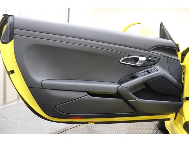 ７１８ボクスター ７１８ボクスター　７速ＰＤＫ　左ハンドル　純正オプション２０インチカレラＳハイグロスブラックアルミ　スポーツクロノＰＫＧ　ダイナミックライトシステム　スポーツエキゾースト（41枚目）