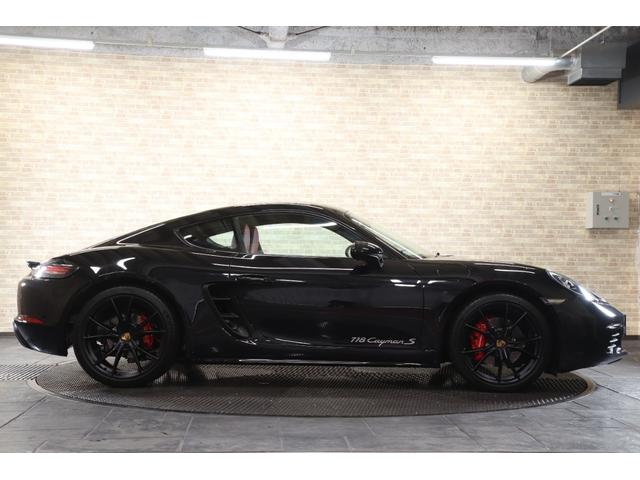 ７１８ケイマン ７１８ケイマンＳ　７速ＰＤＫ　正規ディーラー車　純正オプション２０インチカレラＳアルミ　赤／黒レザーインテリア　１４ＷＡＹスポーツレザーシート　純正ｂｒｅｍｂｏ４ＰＯＴレッドキャリパー　ＰＣＭナビ＆オーディオ　ＥＴＣ（6枚目）