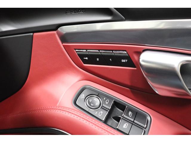 ７１８ケイマン ７１８ケイマンＳ　７速ＰＤＫ　正規ディーラー車　純正オプション２０インチカレラＳアルミ　赤／黒レザーインテリア　１４ＷＡＹスポーツレザーシート　純正ｂｒｅｍｂｏ４ＰＯＴレッドキャリパー　ＰＣＭナビ＆オーディオ　ＥＴＣ（32枚目）