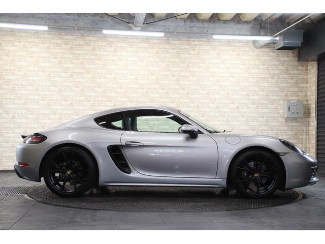 718ケイマン 718ケイマン 6MT サテンブラック塗装20インチカレラSホイール スポーツクロノPKG スポーツエグゾースト PASM PDLSバイキセノンヘッドライト スポーツシートプラス シートヒーター(6枚目)