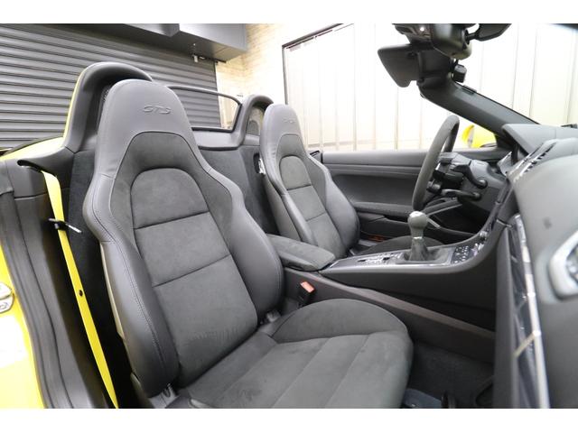 ７１８ボクスター ７１８ボクスターＧＴＳ　４．０　左Ｈ　６ＭＴ　純正ＯＰスポーツクロノＰＫＧ　ＰＣＣＢ　ＰＡＳＭ　ＰＤＬＳバイキセノンヘッドライト　シートヒーター　オートエアコン　スポーツエグゾースト　ＰＣＭナビ　リアビューカメラ付きパークアシスト（24枚目）