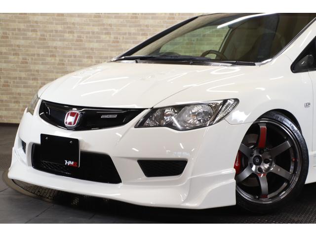 シビック タイプＲ　ＯＳ技研スーパーロックＬＳＤ　ＲＡＹＳ　ＴＥ３７　１８インチ　ＲＧ車高調　ＦＥＥＬ’Ｓマフラー　Ｊ’ｓレーシングフロントスポイラー　無限フロントグリル　社外ボンネット　赤黒インテリア（2枚目）