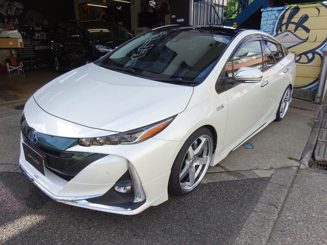 プリウスＰＨＶ Ｓセーフティプラス　純正モデリスタエアロ　ワーク製１９インチアルミ＆ローダウン　８インチナビ＋Ｂカメラ　シートカバー　コンビステアリング　デジタルインナーミラー（2枚目）