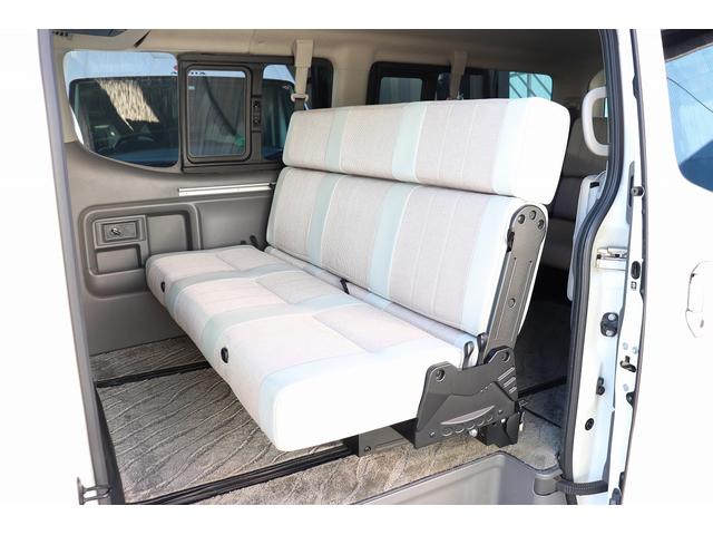 ＮＶ３５０キャラバンワゴン 　キャンピングカー／ＯＺ製グランドバケーション／２段ベッド／３列シート／社外ナビ／フリップダウンモニター／前後社外スタビライザー／パワースライドドア／リアクーラー／リアヒーター（10枚目）
