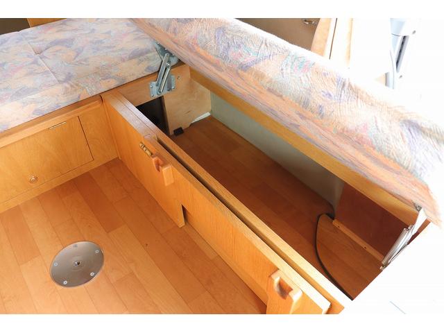 ハイエースバン 　キャンピングカー／カトーモーター製／ロングトレイン／ＦＦヒーター／冷蔵庫／外部充電／走行充電／１５００Ｗインバーター／ツインサブバッテリー／シンク／電子レンジ（12枚目）