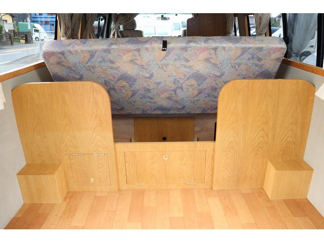 ハイエースバン 　キャンピングカー／カトーモーター製／ロングトレイン／ＦＦヒーター／冷蔵庫／外部充電／走行充電／１５００Ｗインバーター／ツインサブバッテリー／シンク／電子レンジ（13枚目）
