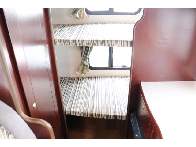 カムロード 　ナッツＲＶ／クレソンボーダーエディション／ガラスコーティング施工済み／ＦＦヒーター／ツインサブバッテリー／１５００Ｗインバーター／電動マックスファン／ソーラーパネル×２／２段ベッド（12枚目）