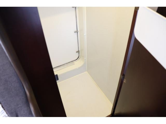 カムロード 　ナッツＲＶ／クレソンボーダーエディション／ガラスコーティング施工済み／ＦＦヒーター／ツインサブバッテリー／１５００Ｗインバーター／電動マックスファン／ソーラーパネル×２／２段ベッド（21枚目）