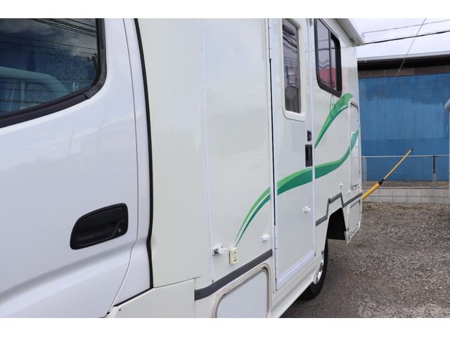 カムロード 　ナッツＲＶ／クレソン／外装磨きコーティング済／ＦＦヒーター／電子レンジ／リアクーラー／冷蔵庫／ポータブルトイレ／ツインサブバッテリー／２０００Ｗインバーター／マックスファン／サイドオーニング／外部電源（7枚目）