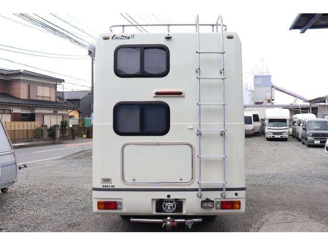 カムロード 　ナッツＲＶ／クレソン／外装磨きコーティング済／ＦＦヒーター／電子レンジ／リアクーラー／冷蔵庫／ポータブルトイレ／ツインサブバッテリー／２０００Ｗインバーター／マックスファン／サイドオーニング／外部電源（10枚目）