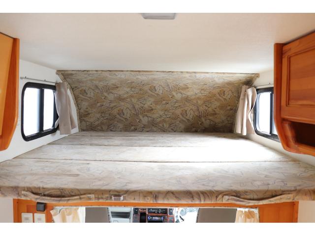 カムロード 　ナッツＲＶ／クレソン／外装磨きコーティング済／ＦＦヒーター／電子レンジ／リアクーラー／冷蔵庫／ポータブルトイレ／ツインサブバッテリー／２０００Ｗインバーター／マックスファン／サイドオーニング／外部電源（13枚目）