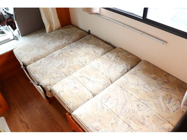 カムロード 　ナッツＲＶ／クレソン／外装磨きコーティング済／ＦＦヒーター／電子レンジ／リアクーラー／冷蔵庫／ポータブルトイレ／ツインサブバッテリー／２０００Ｗインバーター／マックスファン／サイドオーニング／外部電源（16枚目）