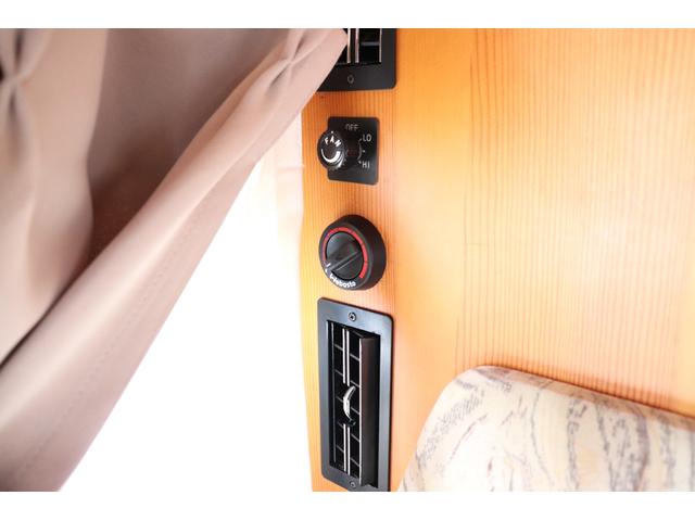 カムロード 　ナッツＲＶ／クレソン／外装磨きコーティング済／ＦＦヒーター／電子レンジ／リアクーラー／冷蔵庫／ポータブルトイレ／ツインサブバッテリー／２０００Ｗインバーター／マックスファン／サイドオーニング／外部電源（25枚目）