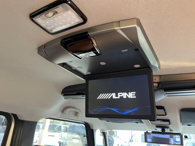 スペーシアカスタム ハイブリッドＸＳターボ　ワンオーナー　純正９インチ地デジナビ　全方位モニター　フリップダウンモニター　前席シートヒーター　オリジナルシートカバー　両側パワースライドドア　ＬＥＤヘッドライト　ヘッドアップディスプレイ　ＥＴＣ（2枚目）