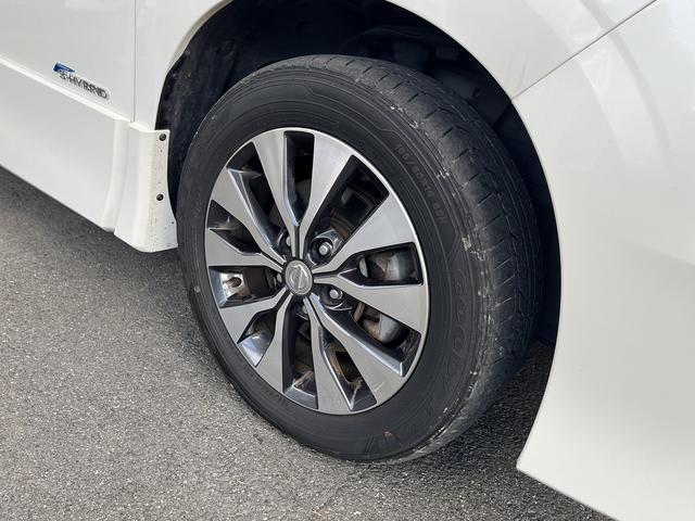 セレナ ハイウェイスター　純正９インチ地デジナビ　全方位モニター　フリップダウンモニター　ハンズフリー両側パワースライドドア　デジタルインナーミラー　ＥＴＣ　セーフティパックＢ　ＬＥＤヘッドライト　純正アルミ　スマートキー（17枚目）