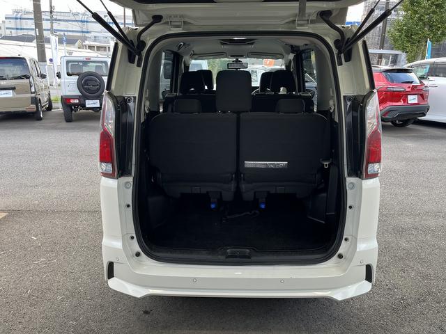 セレナ ハイウェイスター　純正９インチ地デジナビ　全方位モニター　フリップダウンモニター　ハンズフリー両側パワースライドドア　デジタルインナーミラー　ＥＴＣ　セーフティパックＢ　ＬＥＤヘッドライト　純正アルミ　スマートキー（25枚目）