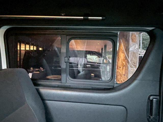 ハイエースバン スーパーＧＬ　ダークプライムＩＩ　Ｃａｒｉｃａ　Ｃａｌ‘ｓＭｏｔｏｒ　Ｃａｒｉｃａ　Ｃａｌ‘ｓＭｏｔｏｒ１１インチナビ　ＥＴＣ　デジタルミラー　バックカメラ　ベッドキット　ＲＡＹＳホイール　オープンカントリー（60枚目）