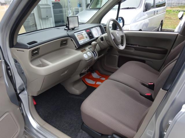 当社では、遠方登録納車も承っております。遠方のお客様に対しても親身になてお車のご相談をお受けいたします。　現車確認が出来ないというお客様には、電話やメールにてご対応させて頂きます。