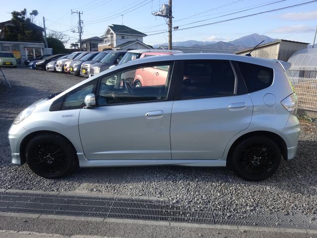 フィットハイブリッド RS 平成24年式車検令和8年6月走行154200キロタイミングチェーン修復歴無し6速MTスマートキーオートエアコンパワステ純正メモリーナビフルセグTV音楽録音BluetoothバックカメラETCHID(5枚目)