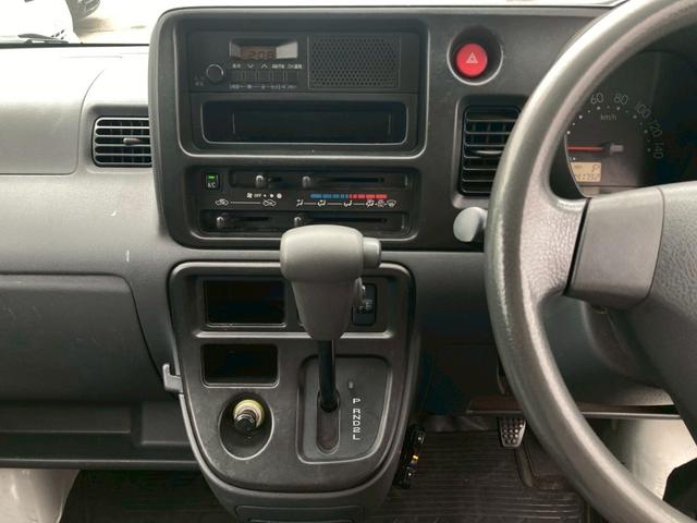 ハイゼットカーゴ ＤＸ　ドラレコ　ＥＴＣ　パワーウィンドウ　頭上コンソール　タイミングチェーン　ハイルーフ　インパネ４ＡＴ　修復歴無し　エアコン　パワステ　フルフラットシート　４ナンバー　軽貨物　積載量３５０ｋｇ（13枚目）