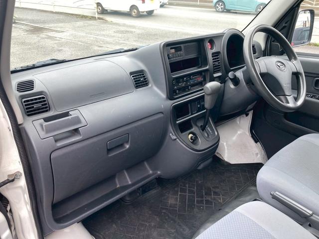 ハイゼットカーゴ ＤＸ　ドラレコ　ＥＴＣ　パワーウィンドウ　頭上コンソール　タイミングチェーン　ハイルーフ　インパネ４ＡＴ　修復歴無し　エアコン　パワステ　フルフラットシート　４ナンバー　軽貨物　積載量３５０ｋｇ（25枚目）