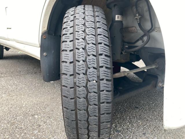 ハイゼットカーゴ ＤＸ　ドラレコ　ＥＴＣ　パワーウィンドウ　頭上コンソール　タイミングチェーン　ハイルーフ　インパネ４ＡＴ　修復歴無し　エアコン　パワステ　フルフラットシート　４ナンバー　軽貨物　積載量３５０ｋｇ（41枚目）