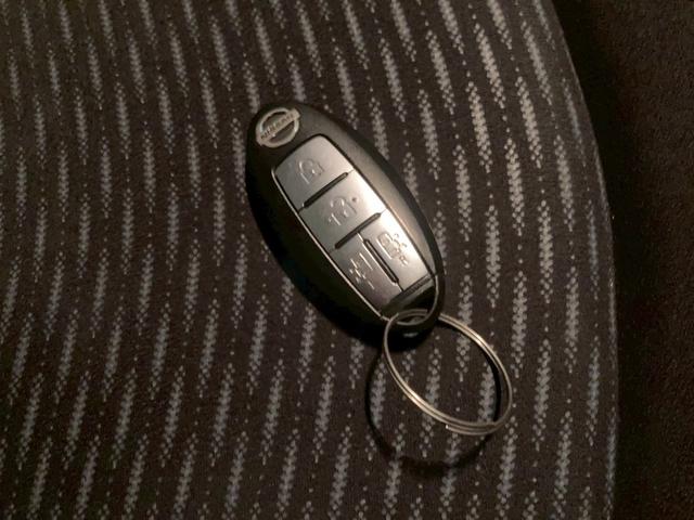 セレナ ２０Ｘ　ナビ　バックカメラ　地デジ　ＥＴＣ　両側電動スライドドア　スマートキー　クルコン　タイミングチェーン　ＣＤ・ＤＶＤ再生（10枚目）