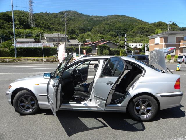 ３シリーズ ３１８ｉ　５速マニュアル車　社外アルミホイール　ナビ　ＴＶ　ＥＴＣ　バックカメラ（28枚目）