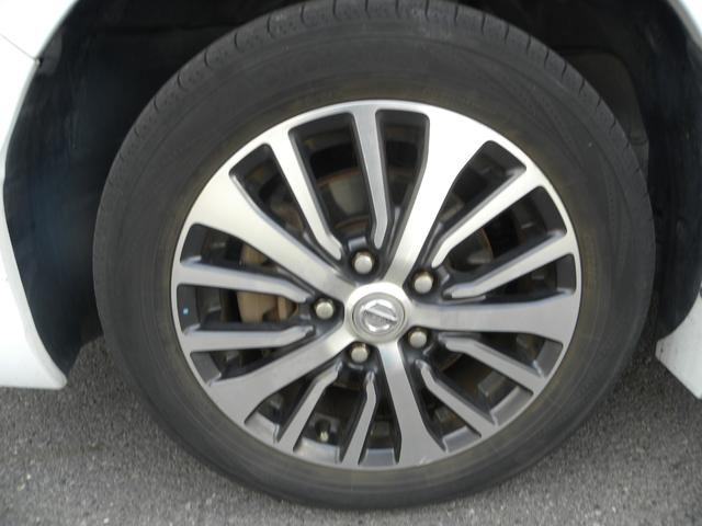 セレナ ハイウェイスターＳ－ＨＶアドバンスドセーフティパック　８人乗り　ナビ　ＴＶ　ＥＴＣ　バックモニター　フリップダウンモニター　オートクルーズ　両側電動パワスラ　ＨＩＤヘッドライト　キーレス　プッシュスタート　純正１６インチアルミホイール（14枚目）