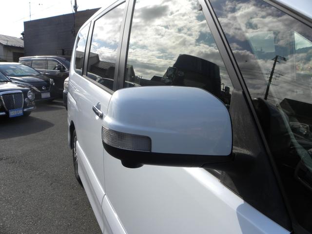 セレナ ハイウェイスターＳ－ＨＶアドバンスドセーフティパック　８人乗り　ナビ　ＴＶ　ＥＴＣ　バックモニター　フリップダウンモニター　オートクルーズ　両側電動パワスラ　ＨＩＤヘッドライト　キーレス　プッシュスタート　純正１６インチアルミホイール（20枚目）