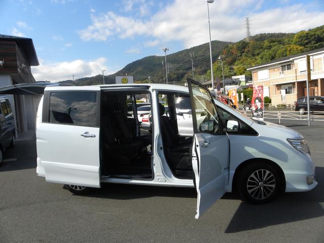 セレナ ハイウェイスターＳ－ＨＶアドバンスドセーフティパック　８人乗り　ナビ　ＴＶ　ＥＴＣ　バックモニター　フリップダウンモニター　オートクルーズ　両側電動パワスラ　ＨＩＤヘッドライト　キーレス　プッシュスタート　純正１６インチアルミホイール（27枚目）