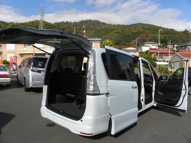セレナ ハイウェイスターＳ－ＨＶアドバンスドセーフティパック　８人乗り　ナビ　ＴＶ　ＥＴＣ　バックモニター　フリップダウンモニター　オートクルーズ　両側電動パワスラ　ＨＩＤヘッドライト　キーレス　プッシュスタート　純正１６インチアルミホイール（28枚目）