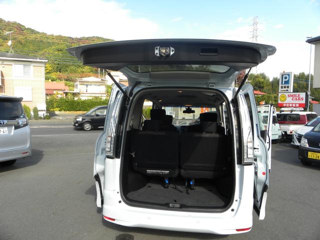 セレナ ハイウェイスターＳ－ＨＶアドバンスドセーフティパック　８人乗り　ナビ　ＴＶ　ＥＴＣ　バックモニター　フリップダウンモニター　オートクルーズ　両側電動パワスラ　ＨＩＤヘッドライト　キーレス　プッシュスタート　純正１６インチアルミホイール（29枚目）