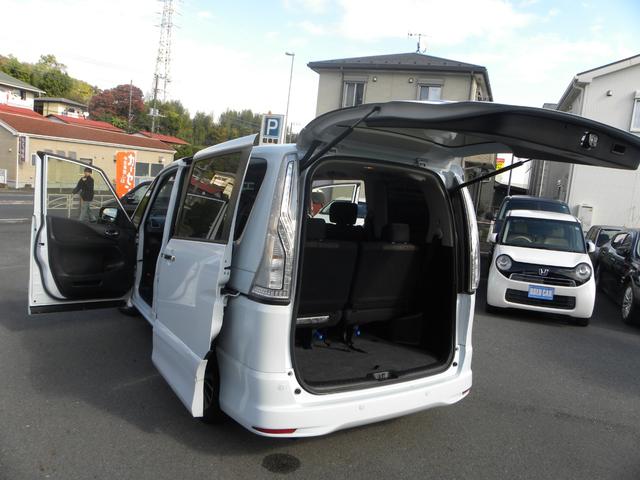 セレナ ハイウェイスターＳ－ＨＶアドバンスドセーフティパック　８人乗り　ナビ　ＴＶ　ＥＴＣ　バックモニター　フリップダウンモニター　オートクルーズ　両側電動パワスラ　ＨＩＤヘッドライト　キーレス　プッシュスタート　純正１６インチアルミホイール（30枚目）