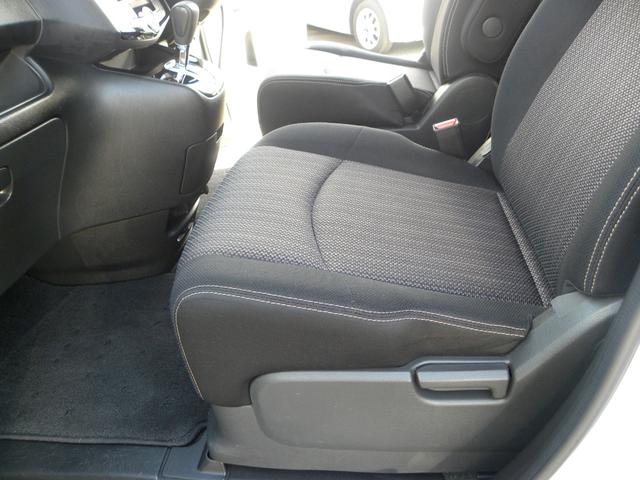 セレナ ハイウェイスターＳ－ＨＶアドバンスドセーフティパック　８人乗り　ナビ　ＴＶ　ＥＴＣ　バックモニター　フリップダウンモニター　オートクルーズ　両側電動パワスラ　ＨＩＤヘッドライト　キーレス　プッシュスタート　純正１６インチアルミホイール（50枚目）