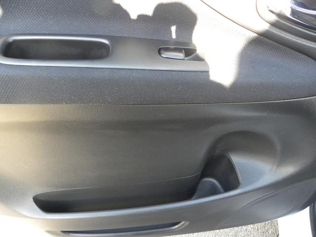 セレナ ハイウェイスターＳ－ＨＶアドバンスドセーフティパック　８人乗り　ナビ　ＴＶ　ＥＴＣ　バックモニター　フリップダウンモニター　オートクルーズ　両側電動パワスラ　ＨＩＤヘッドライト　キーレス　プッシュスタート　純正１６インチアルミホイール（51枚目）