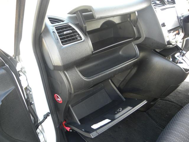 セレナ ハイウェイスターＳ－ＨＶアドバンスドセーフティパック　８人乗り　ナビ　ＴＶ　ＥＴＣ　バックモニター　フリップダウンモニター　オートクルーズ　両側電動パワスラ　ＨＩＤヘッドライト　キーレス　プッシュスタート　純正１６インチアルミホイール（53枚目）