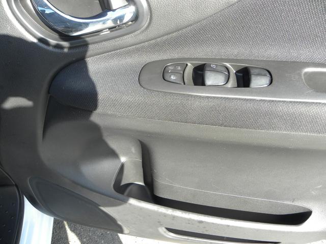 セレナ ハイウェイスターＳ－ＨＶアドバンスドセーフティパック　８人乗り　ナビ　ＴＶ　ＥＴＣ　バックモニター　フリップダウンモニター　オートクルーズ　両側電動パワスラ　ＨＩＤヘッドライト　キーレス　プッシュスタート　純正１６インチアルミホイール（56枚目）