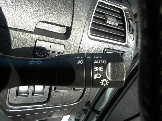 セレナ ハイウェイスターＳ－ＨＶアドバンスドセーフティパック　８人乗り　ナビ　ＴＶ　ＥＴＣ　バックモニター　フリップダウンモニター　オートクルーズ　両側電動パワスラ　ＨＩＤヘッドライト　キーレス　プッシュスタート　純正１６インチアルミホイール（59枚目）