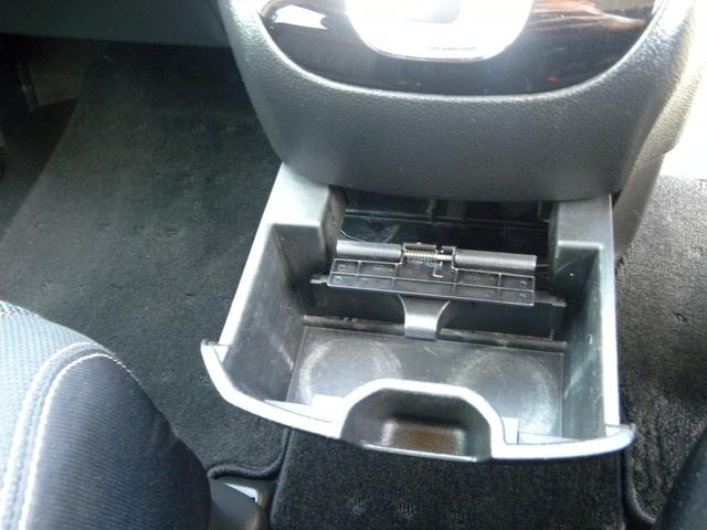 セレナ ハイウェイスターＳ－ＨＶアドバンスドセーフティパック　８人乗り　ナビ　ＴＶ　ＥＴＣ　バックモニター　フリップダウンモニター　オートクルーズ　両側電動パワスラ　ＨＩＤヘッドライト　キーレス　プッシュスタート　純正１６インチアルミホイール（66枚目）