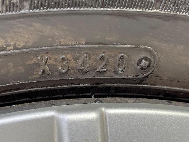 ミラージュ Ｍ　ｃａｒｒｏｚｚｅｒｉａナビ　オートエアコン　電動格納ミラー　キーレス　禁煙車　ＣＤ　ＤＶＤ再生　ＴＶ視聴（28枚目）
