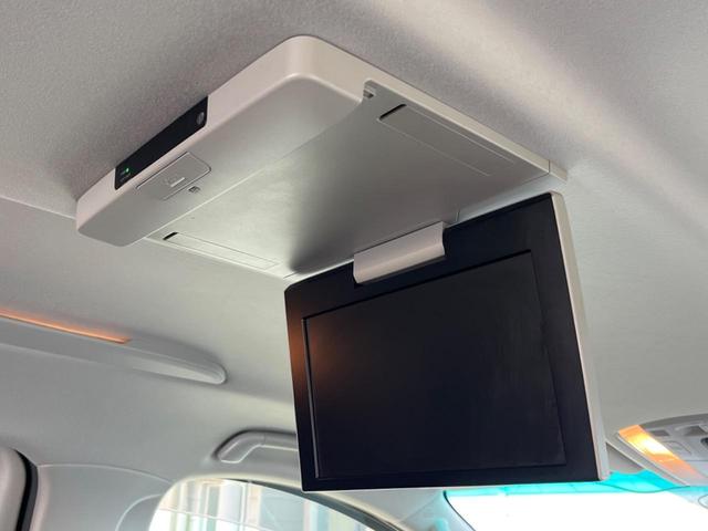 アルファード ２４０Ｓ　タイプゴールド　フリップダウン　両側電動ドア　純正ナビ　バックカメラ　ＥＴＣ　Ｂｌｕｅｔｏｏｔｈ　フルセグ　ドラレコ　禁煙車　パワーバックドア　ハーフレザーシート　ＨＩＤヘッド　クルコン　クリアランスソナー（5枚目）